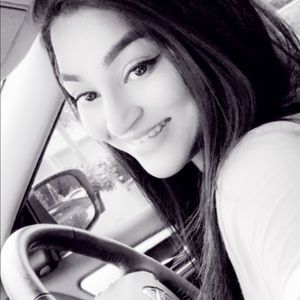 Meet your Posher, Nayab